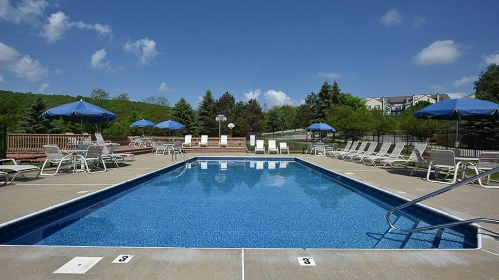 Apartamento Seven Springs Woodridge 3 Bedroom Premium Condo, Private Deck With Wooded View Champion