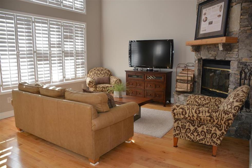 Apartment Seven Springs Woodridge 3 Bedroom Premium Condo, Private Deck With Wooded View *